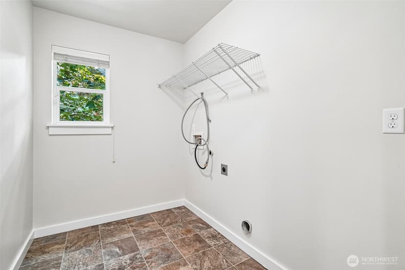 Property photo for 700 6th Avenue NW, Issaquah photo 19
