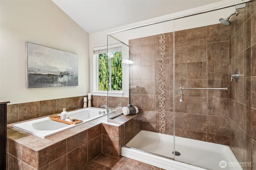 Property photo for 700 6th Avenue NW, Issaquah photo 17