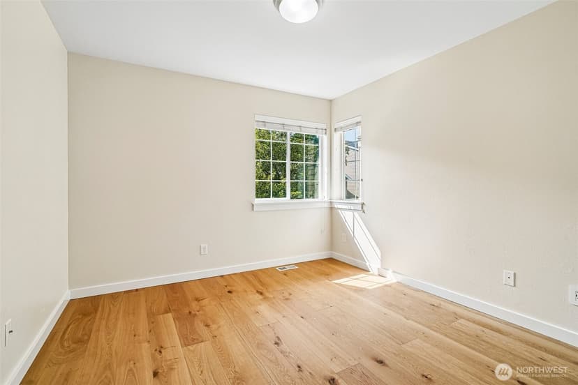 Property photo for 700 6th Avenue NW, Issaquah photo 25