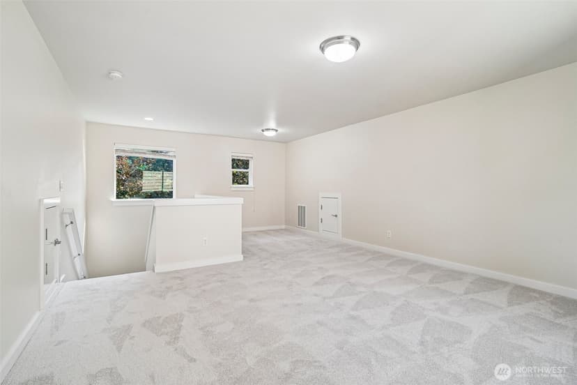 Property photo for 700 6th Avenue NW, Issaquah photo 29