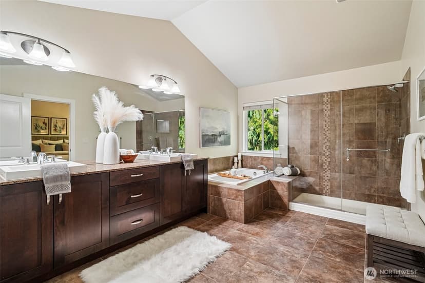 Property photo for 700 6th Avenue NW, Issaquah photo 15