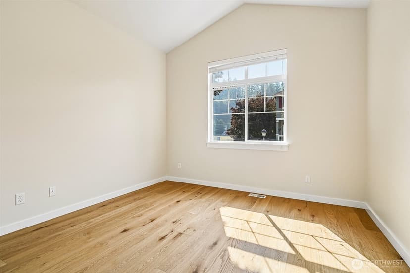 Property photo for 700 6th Avenue NW, Issaquah photo 23