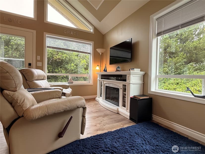 Property photo for 206 Wishkah Street, Ocean Shores photo 7
