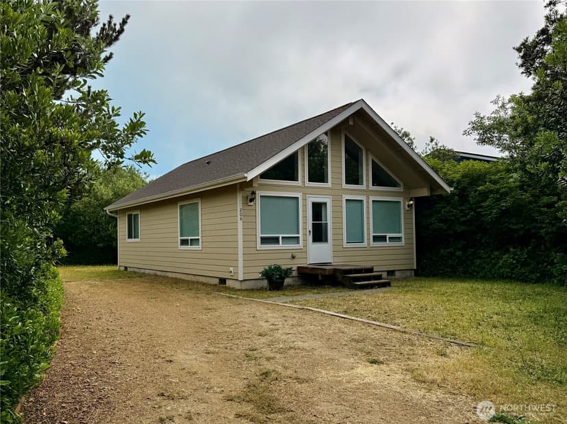 Property photo for 206 Wishkah Street, Ocean Shores photo 24