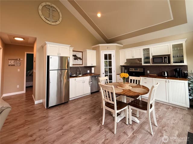 Property photo for 206 Wishkah Street, Ocean Shores photo 2
