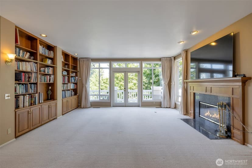 Property photo for 9701 SE 5th St, Bellevue photo 11