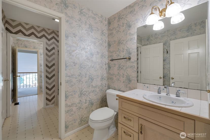 Property photo for 9701 SE 5th St, Bellevue photo 25