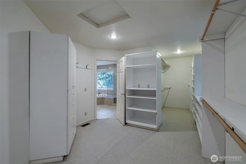 Property photo for 9701 SE 5th St, Bellevue photo 20