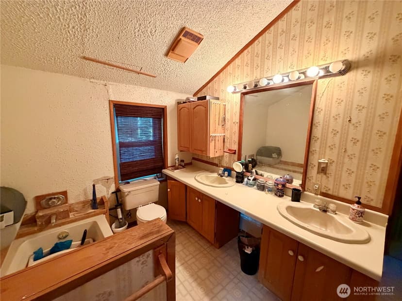 Property photo for 5040 SW Lake Helena Road, Port Orchard photo 16