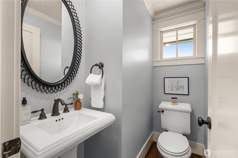 Property photo for 1917 8th Avenue W #B, Seattle photo 13