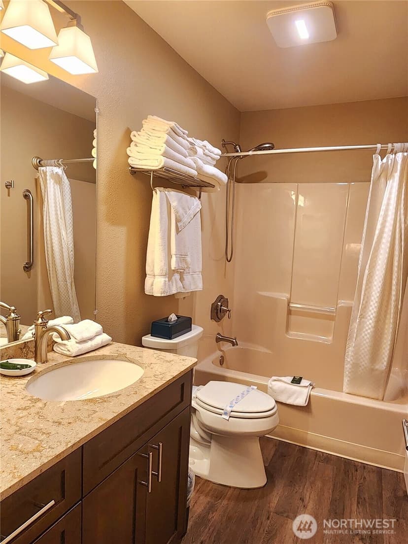 Property photo for 1 Lakeside 716-I, Manson photo 11