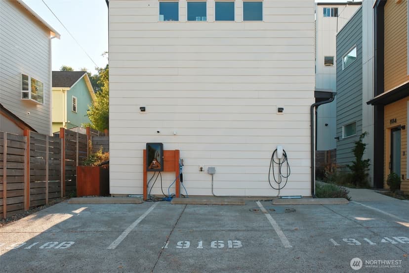 Property photo for 1916 18th Avenue S #B, Seattle photo 3
