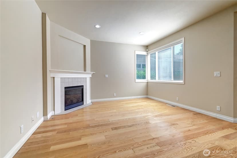 Property photo for 18947 NE 68th Street, Redmond photo 19
