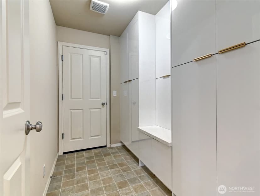 Property photo for 18947 NE 68th Street, Redmond photo 15