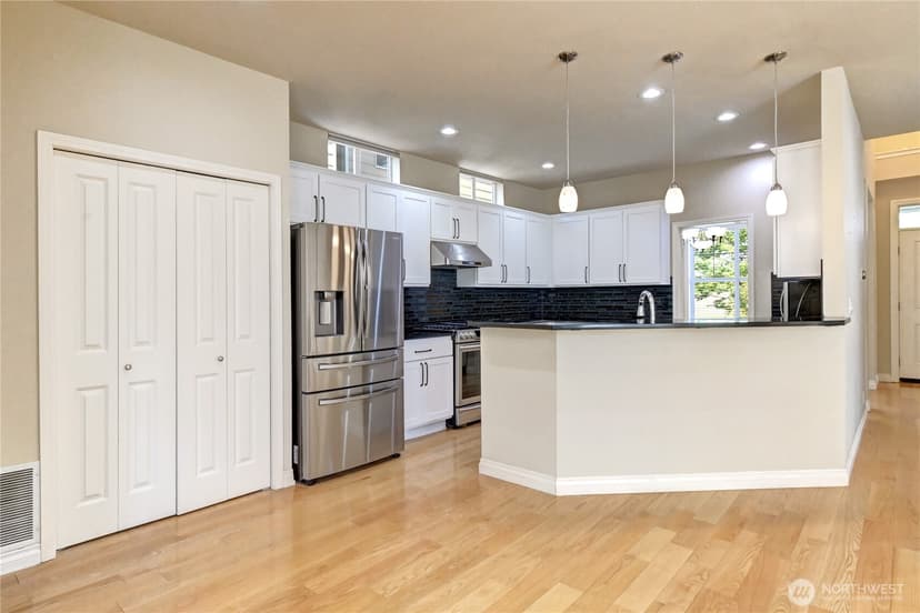 Property photo for 18947 NE 68th Street, Redmond photo 13