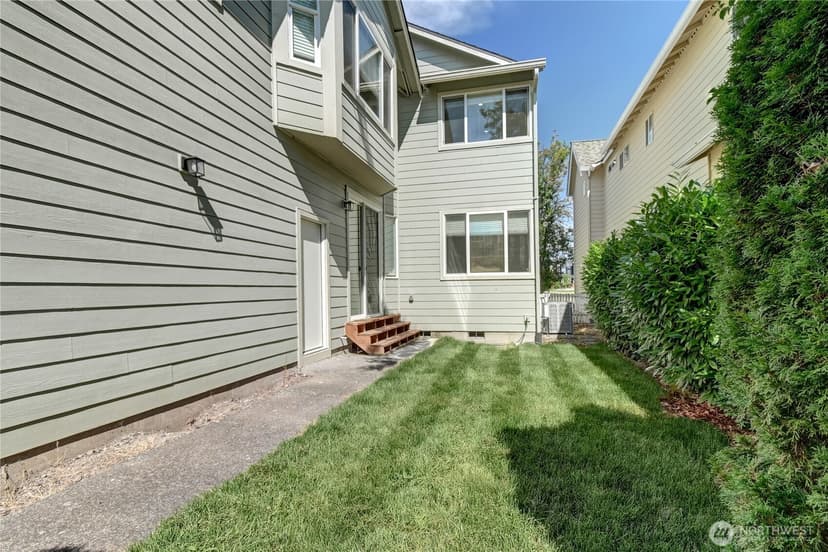 Property photo for 18947 NE 68th Street, Redmond photo 23
