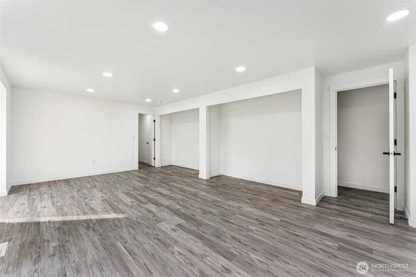 Property photo for 6201 53rd Street Ct W, University Place photo 33