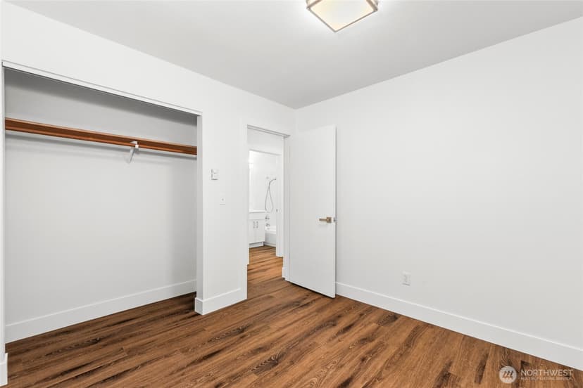 Property photo for 3423 W Government Way #8, Seattle photo 28