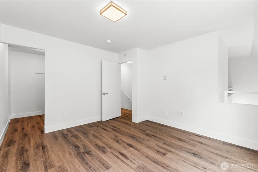 Property photo for 3423 W Government Way #8, Seattle photo 25