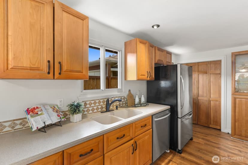 Property photo for 20605 12th Place S, SeaTac photo 16