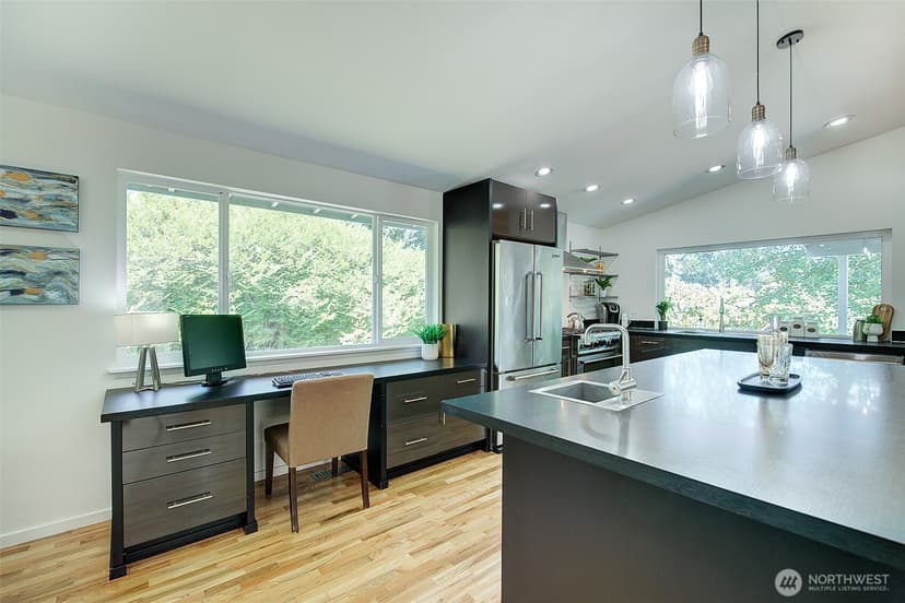 Property photo for 322 NW 200th Street, Shoreline photo 13