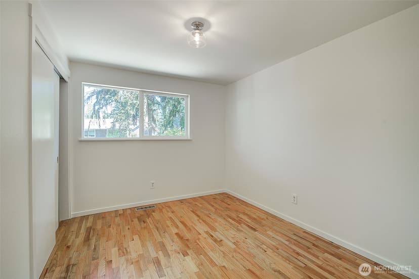 Property photo for 322 NW 200th Street, Shoreline photo 22