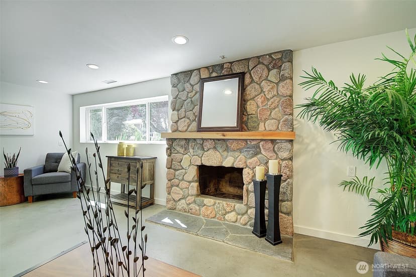 Property photo for 322 NW 200th Street, Shoreline photo 30