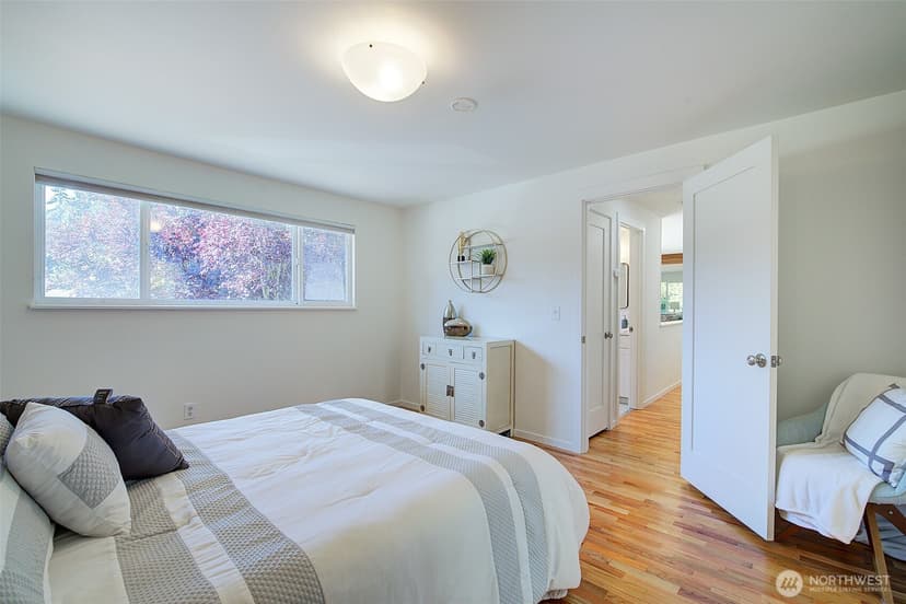 Property photo for 322 NW 200th Street, Shoreline photo 24