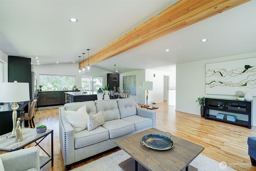 Property photo for 322 NW 200th Street, Shoreline photo 10