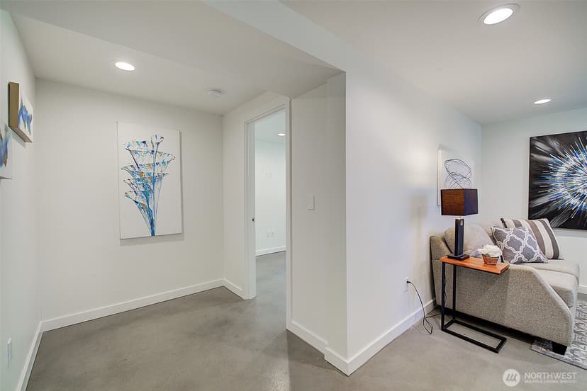 Property photo for 322 NW 200th Street, Shoreline photo 33
