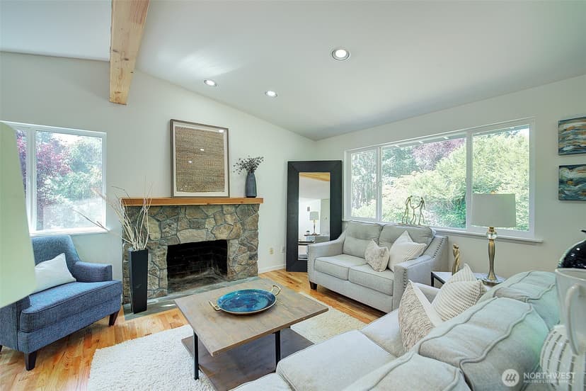 Property photo for 322 NW 200th Street, Shoreline photo 11