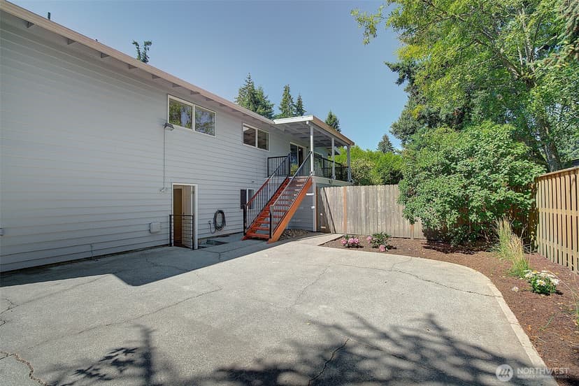 Property photo for 322 NW 200th Street, Shoreline photo 18
