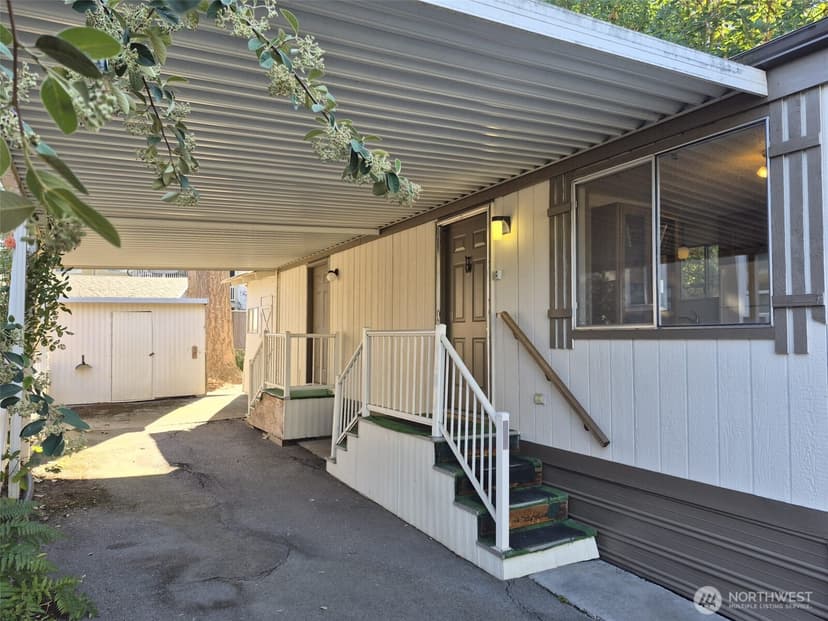 Property photo for 7301 NE 175th Street #317, Kenmore photo 3