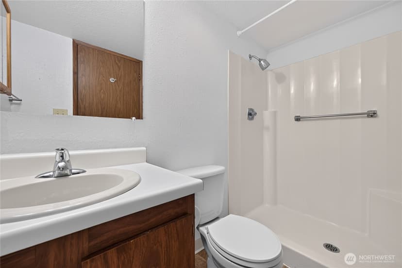 Property photo for 14527 NE 40th Street #G202, Bellevue photo 29