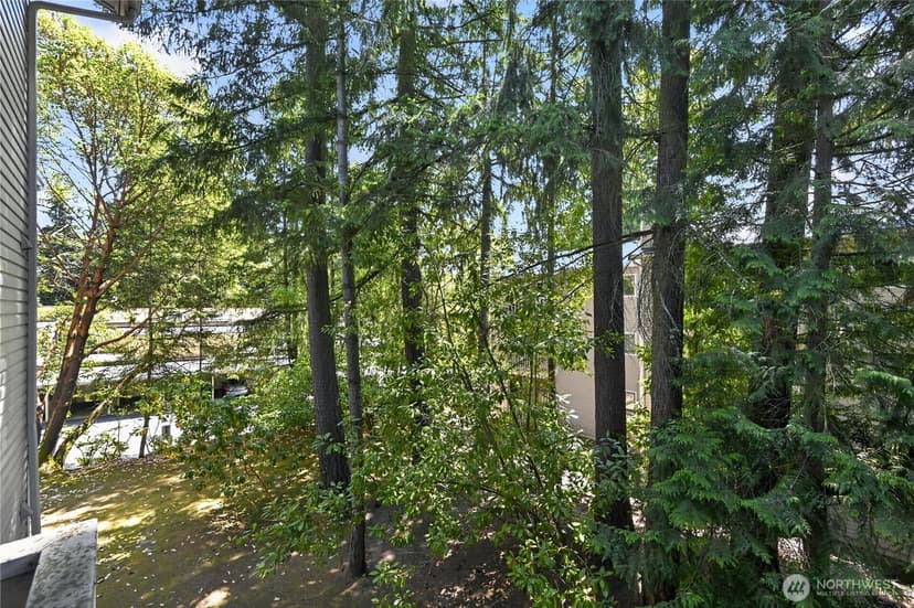Property photo for 14527 NE 40th Street #G202, Bellevue photo 4
