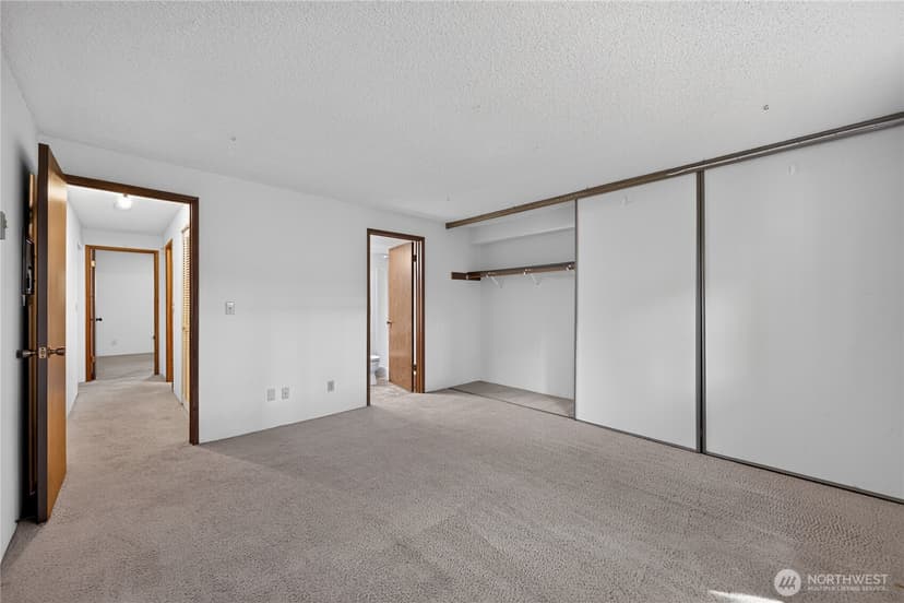 Property photo for 14527 NE 40th Street #G202, Bellevue photo 24