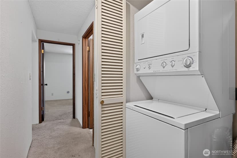 Property photo for 14527 NE 40th Street #G202, Bellevue photo 31