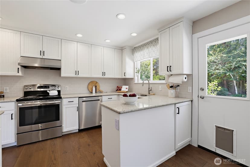 Property photo for 18974 Marine View Drive SW, Normandy Park photo 8