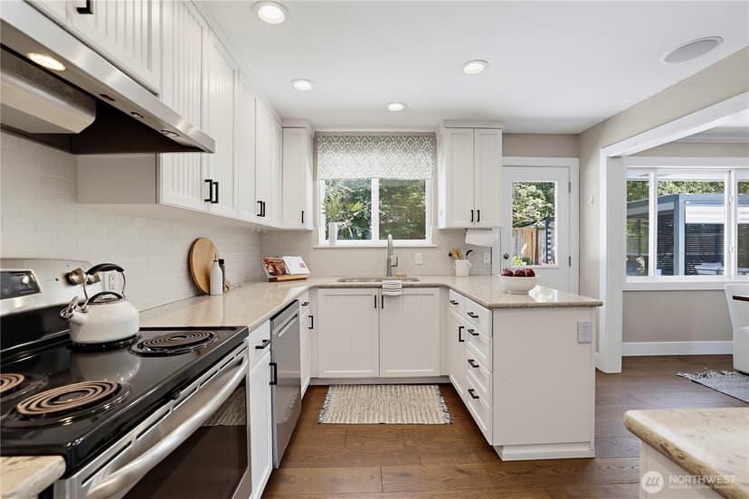 Property photo for 18974 Marine View Drive SW, Normandy Park photo 6