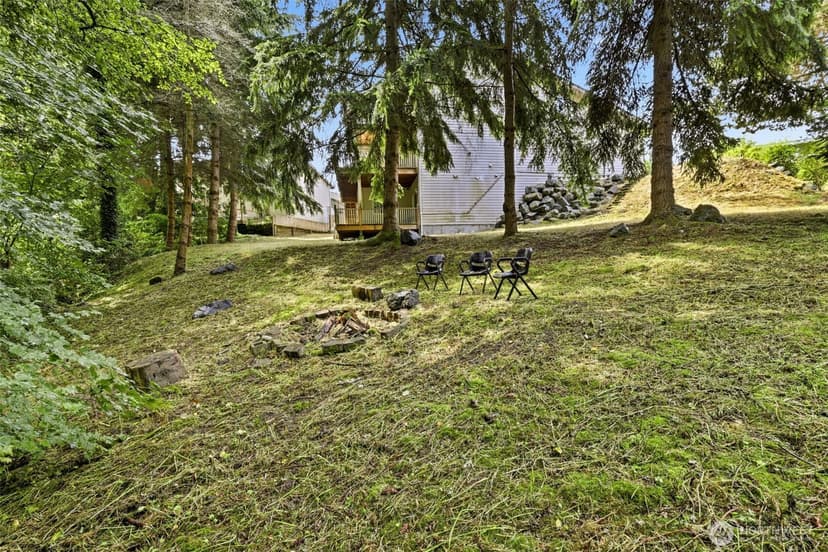 Property photo for 4729 Seahurst Avenue, Everett photo 27