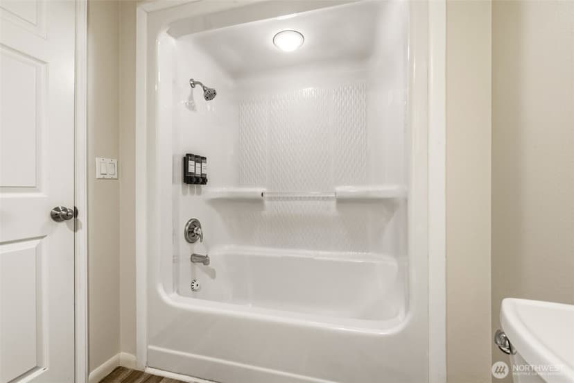 Property photo for 4729 Seahurst Avenue, Everett photo 19