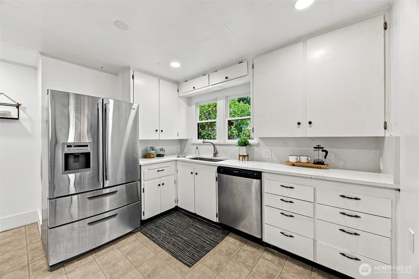 Property photo for 14622 18th Avenue SW, Burien photo 10