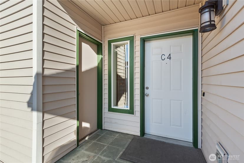 Property photo for 15815 Admiralty Way #C4, Lynnwood photo 2