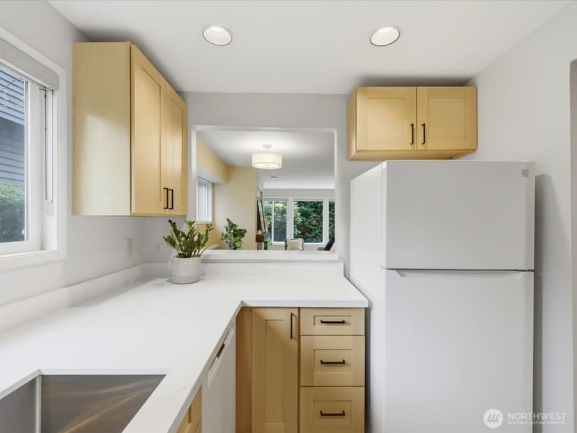 Property photo for 1400 Taylor Avenue N #201, Seattle photo 9