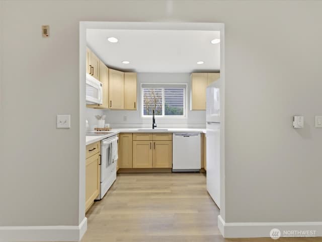 Property photo for 1400 Taylor Avenue N #201, Seattle photo 5