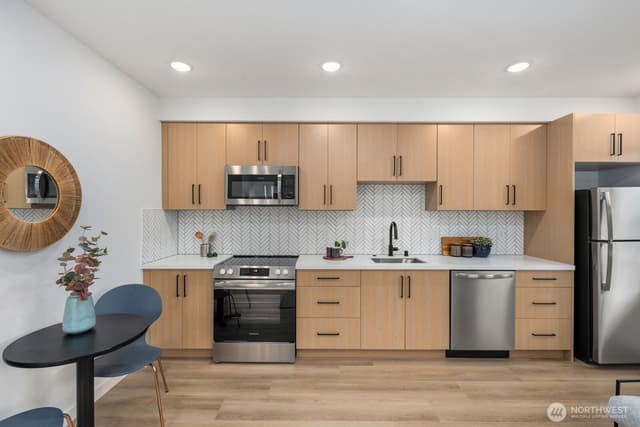 Property photo for 806 C S Rose Street, Seattle photo 5