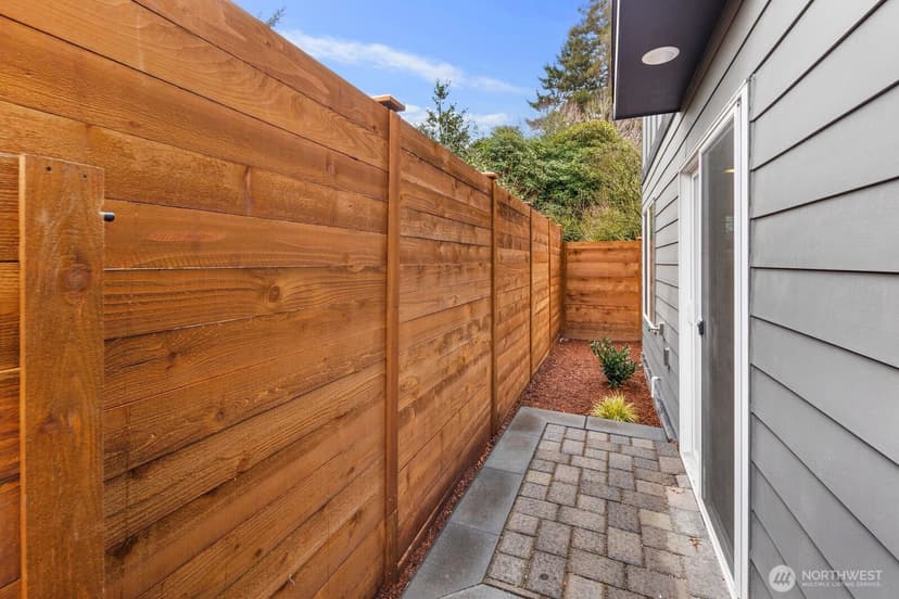 Property photo for 806 C S Rose Street, Seattle photo 13