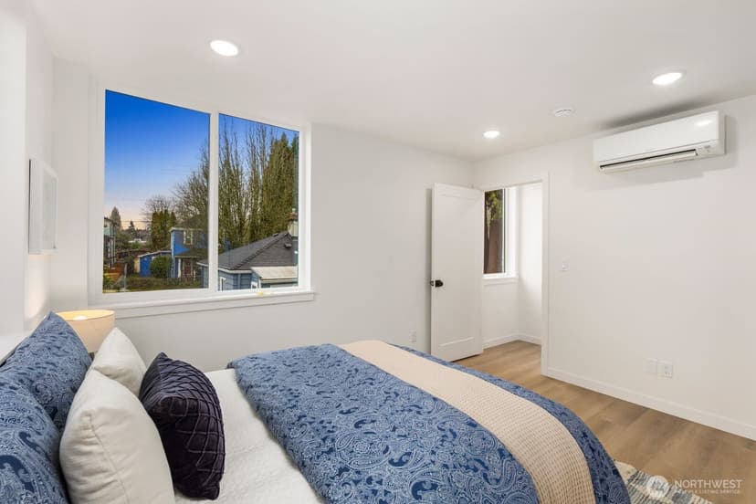 Property photo for 806 C S Rose Street, Seattle photo 7