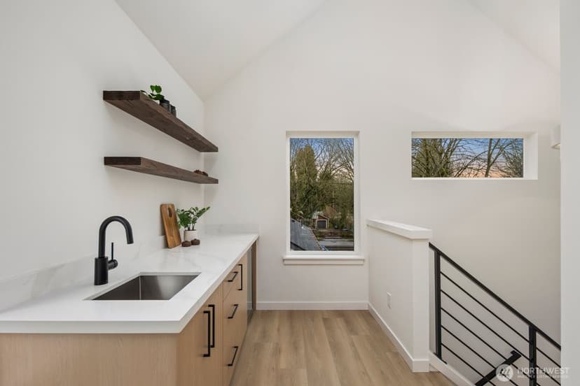 Property photo for 806 C S Rose Street, Seattle photo 9