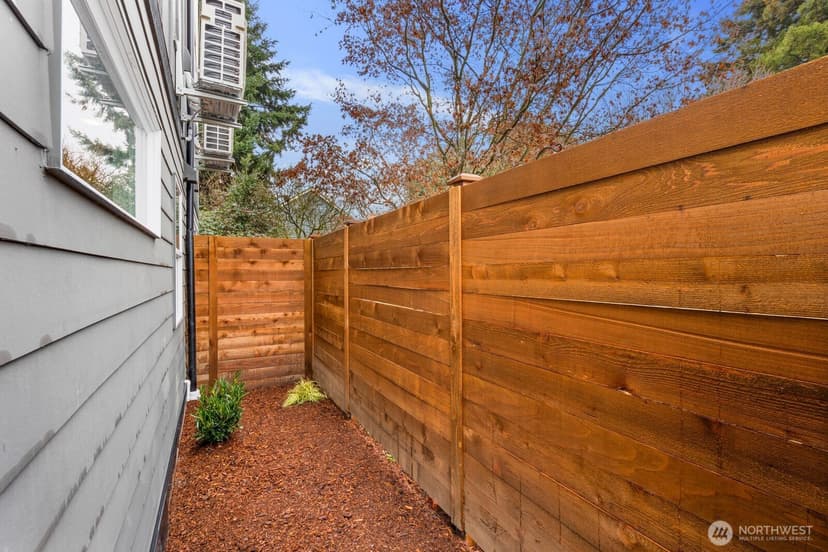Property photo for 806 C S Rose Street, Seattle photo 12
